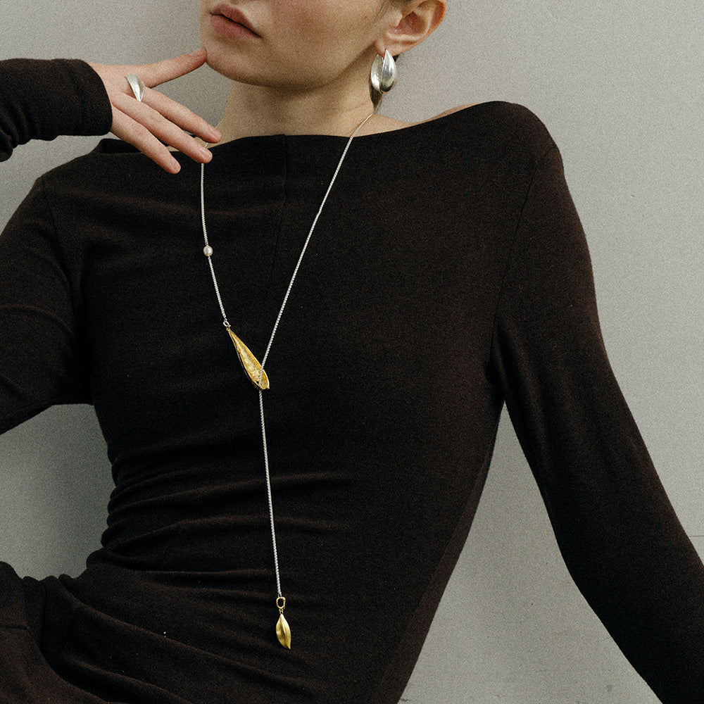 ADJUSTABLE DOUBLE SEEDPOD LONG NECKLACE