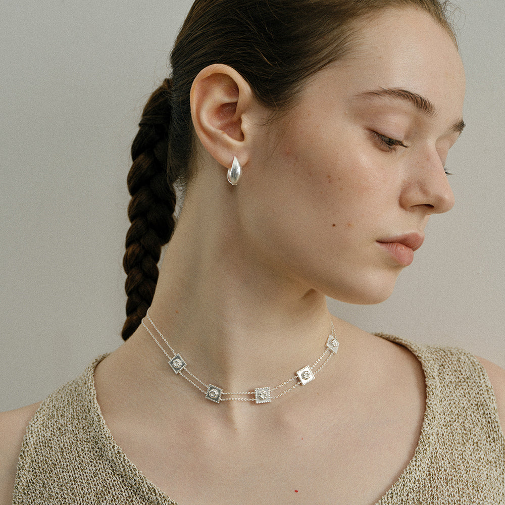 DOUBLE-LAYERED PUMPKIN FLOWERS NECKLACE