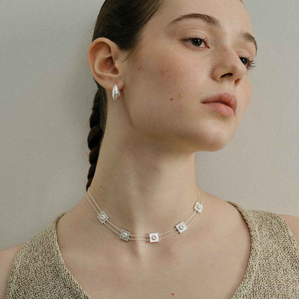 DOUBLE-LAYERED PUMPKIN FLOWERS NECKLACE