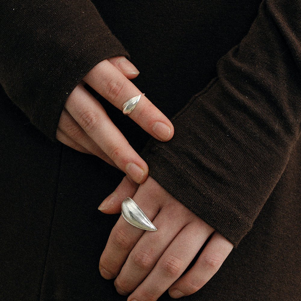 THE POETRY OF SEEDS SEEDPOD PINKY RING MINI