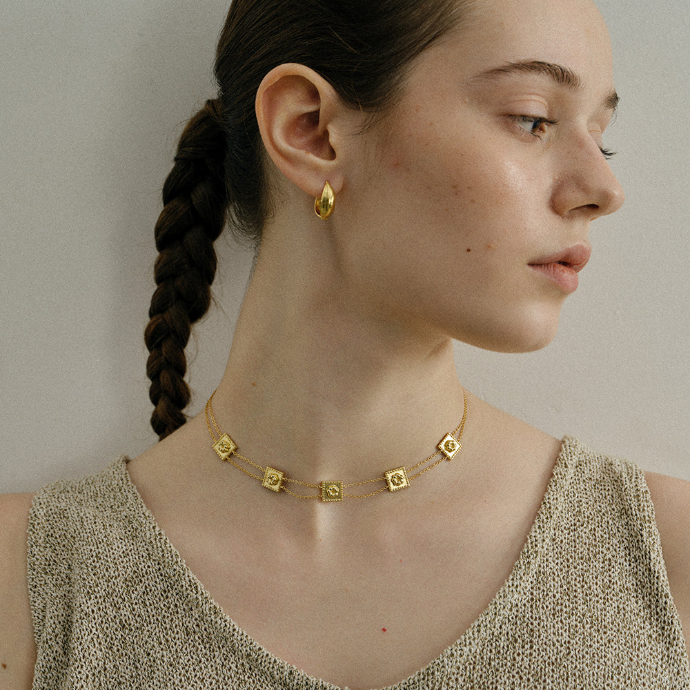 DOUBLE-LAYERED PUMPKIN FLOWERS NECKLACE
