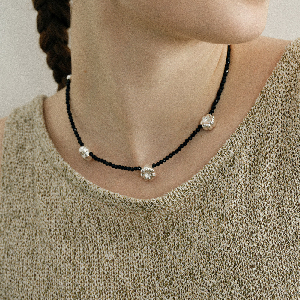 BLACK SPINEL NECKLACE