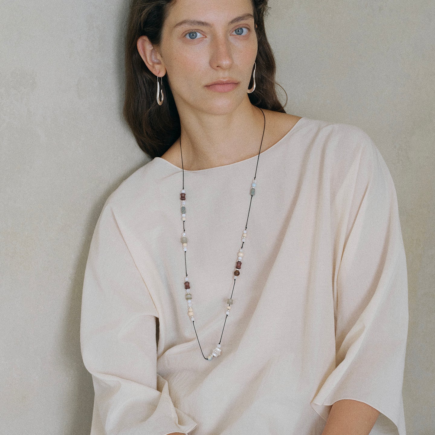 WOODEN BEAD BEAD NECKLACE