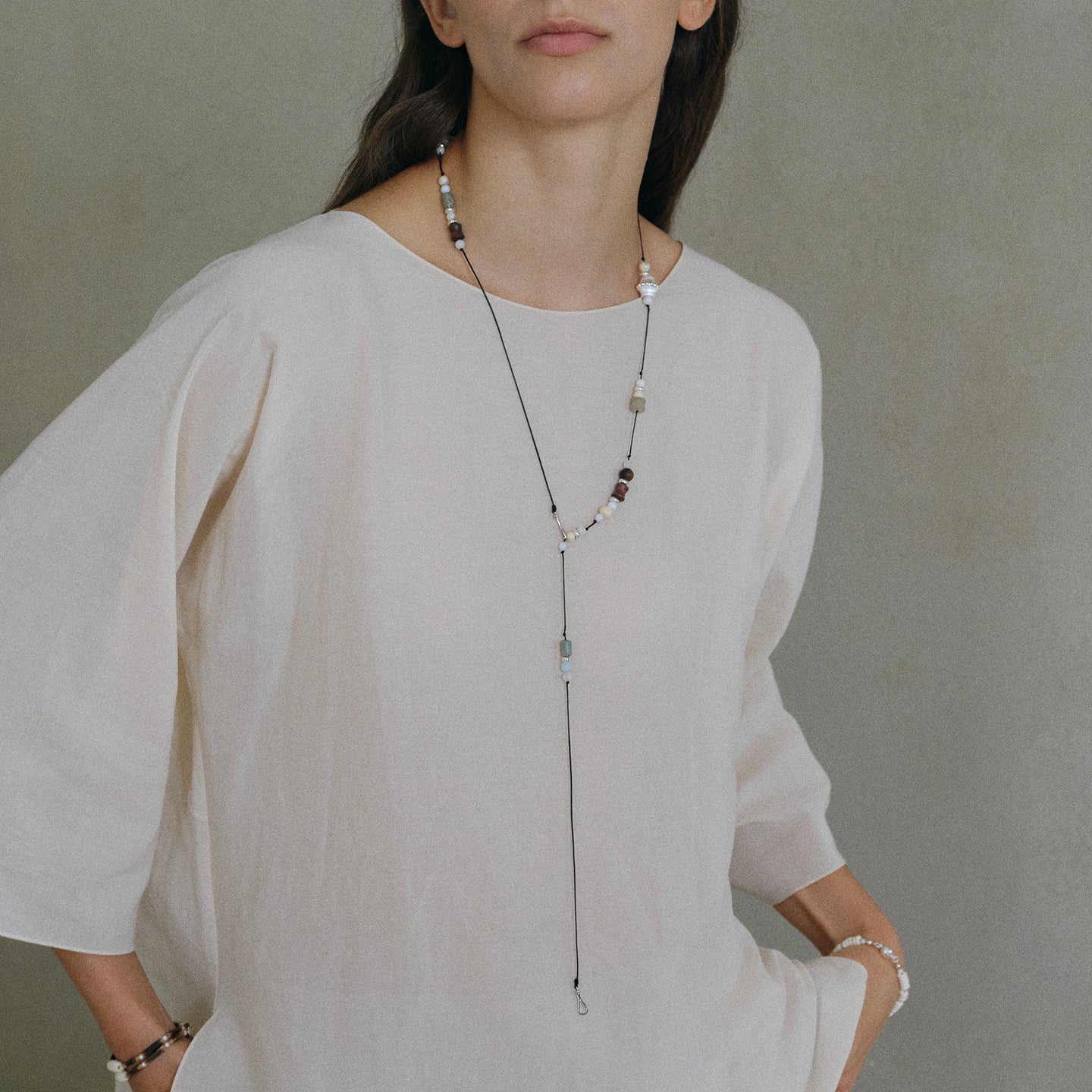 WOODEN BEAD BEAD NECKLACE