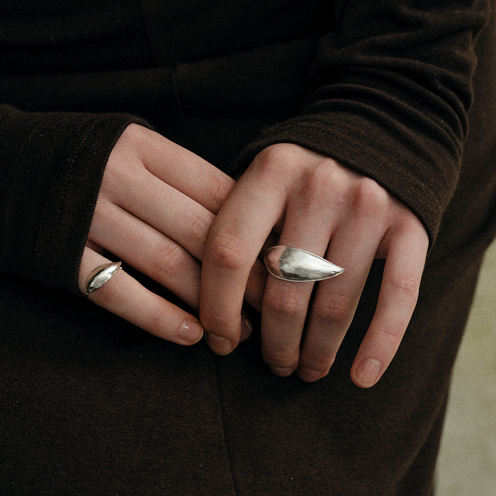 THE POETRY OF SEEDS SEEDPOD PINKY RING MINI