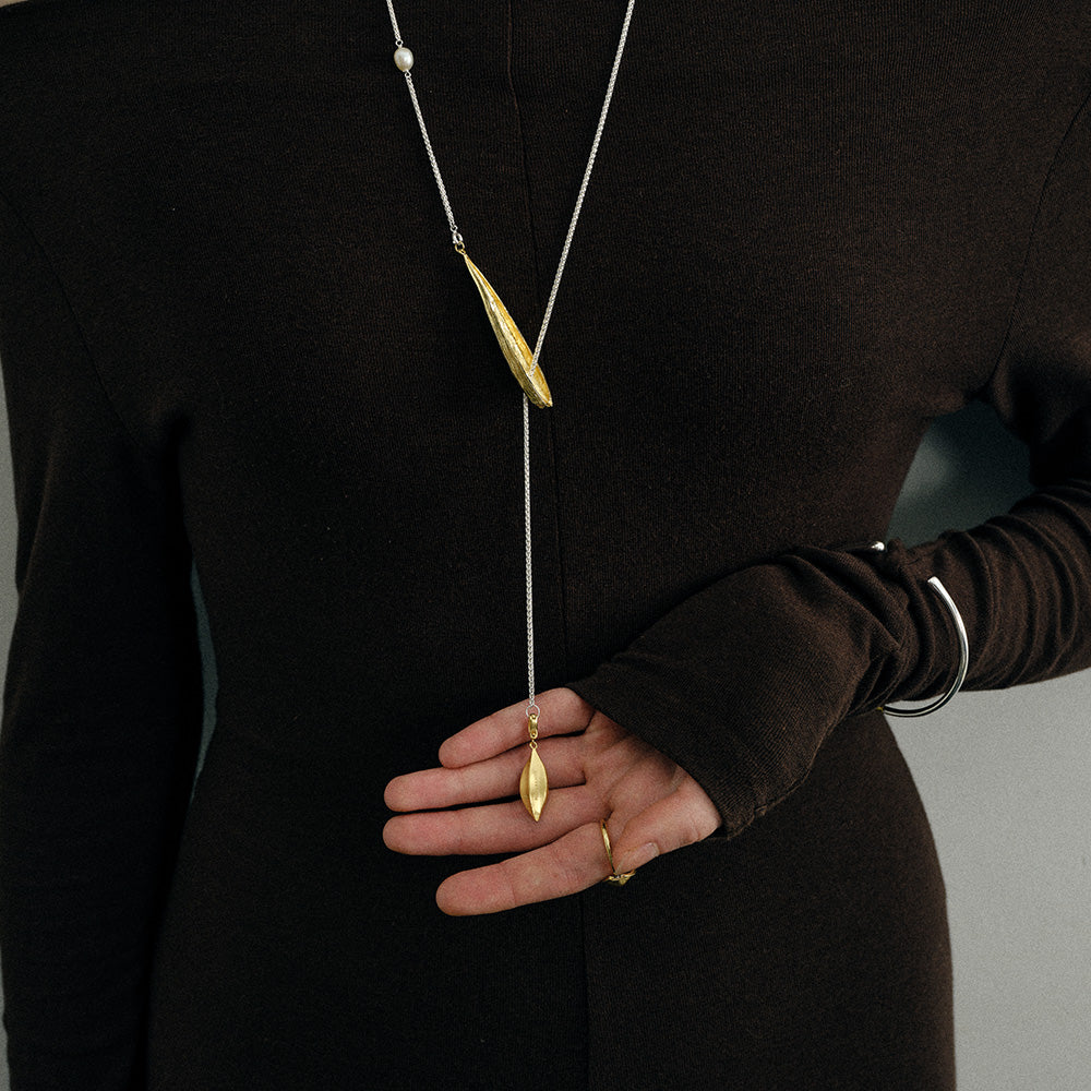 ADJUSTABLE DOUBLE SEEDPOD LONG NECKLACE
