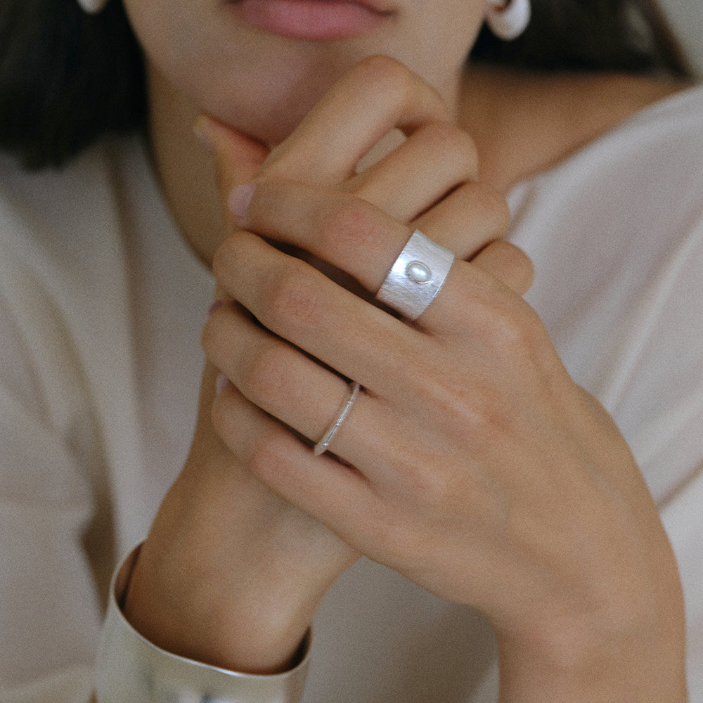 CRESCENT EMBROIDERED TEXTURED NARROW RING