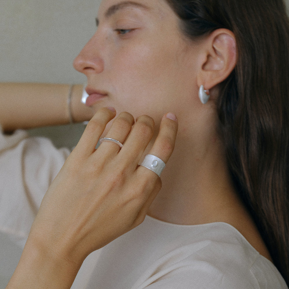 CRESCENT EMBROIDERED TEXTURED NARROW RING