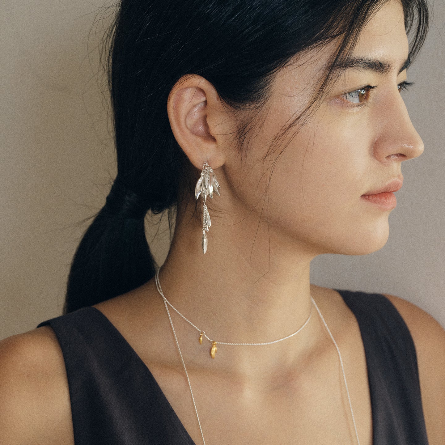 Detachable leaf earrings