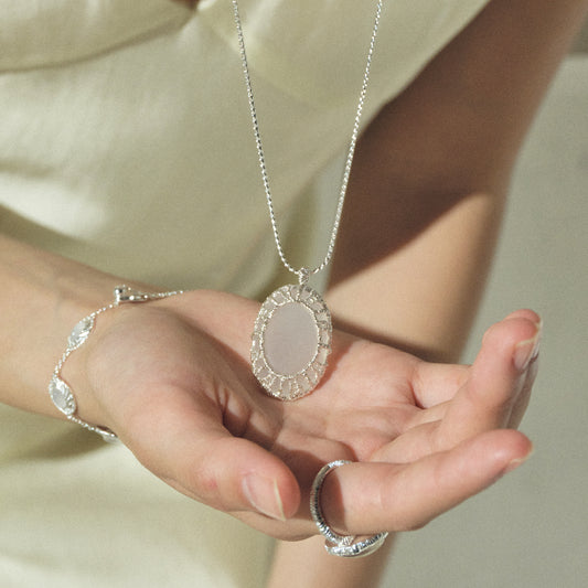 DOUBLE LAYERED NECKLACE MADE OF JADE PULP