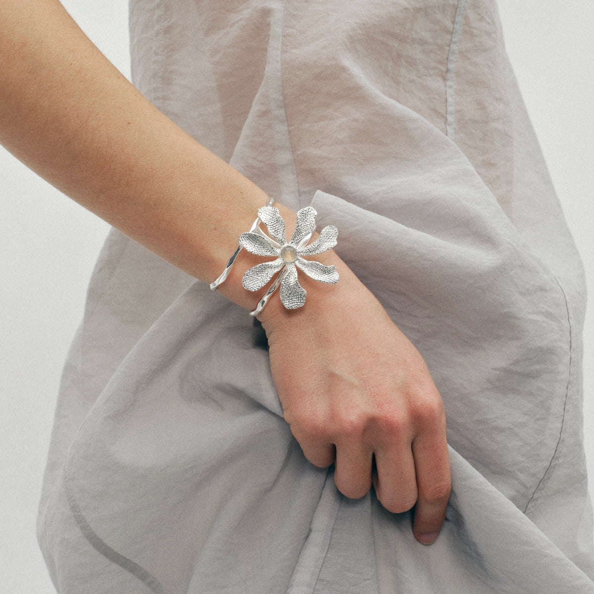 Gardenia Multi-wear Flower Clip