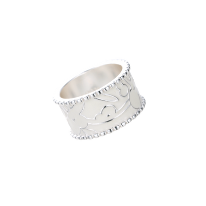 ENGRAVED FLORAL MOTIF RING