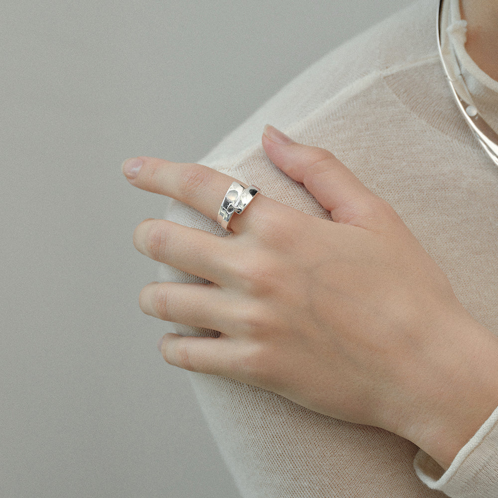 MOON PHASE WHITE AGATE EARRING