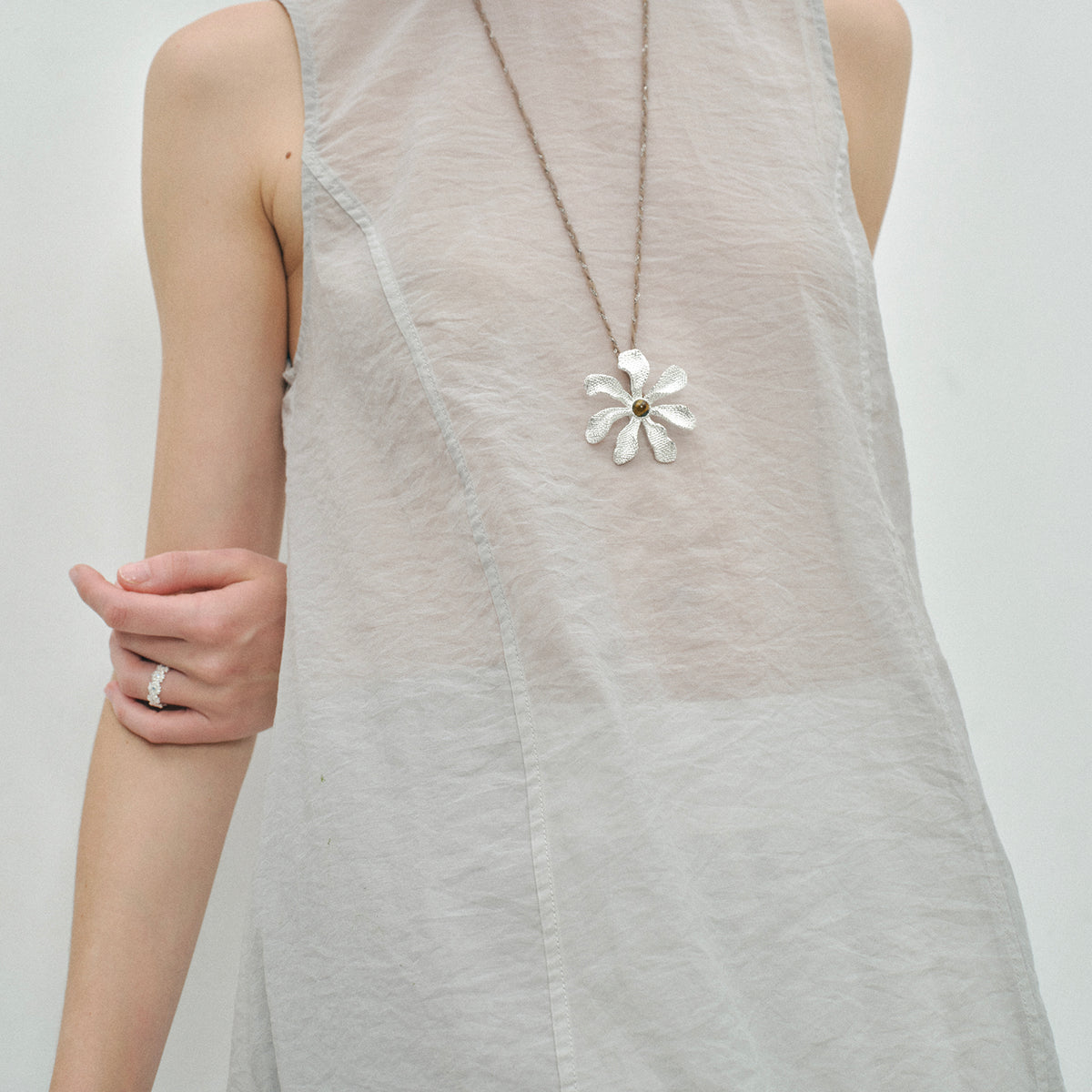 Gardenia Multi-wear Flower Clip