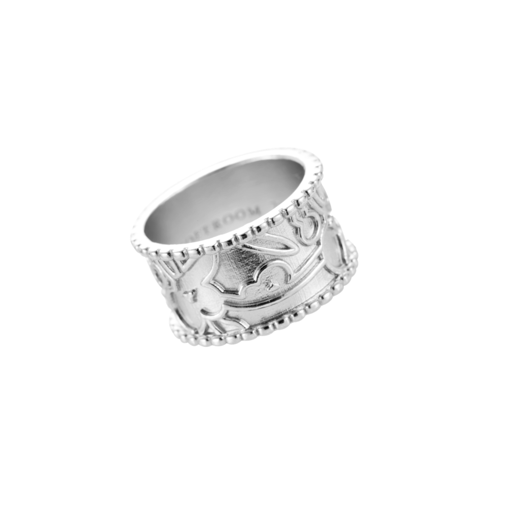 ENGRAVED FLORAL MOTIF RING