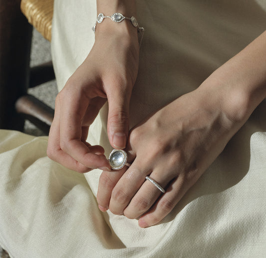 MINIMALIST THIN RING