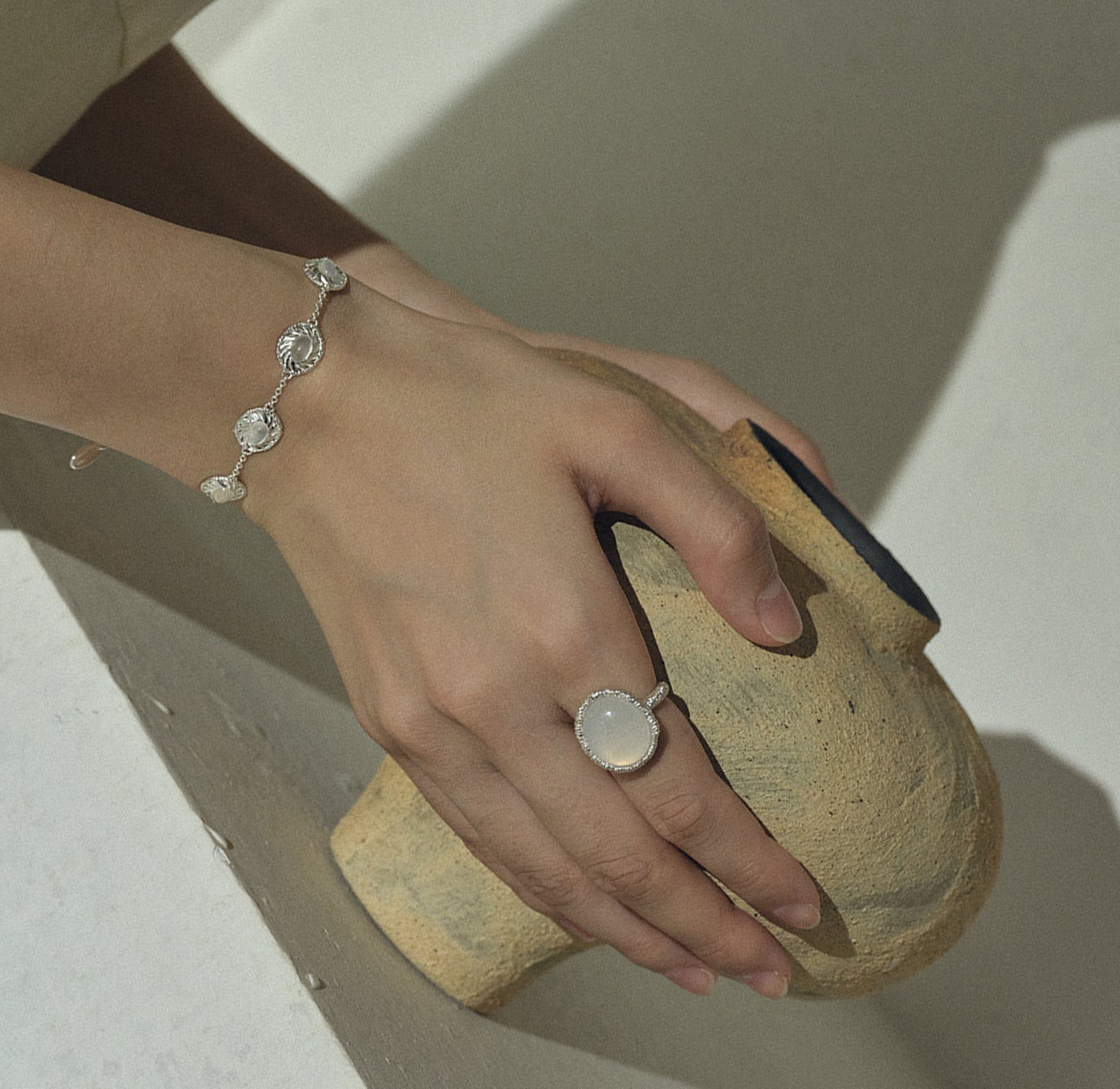 HOLLOW WOVEN RING