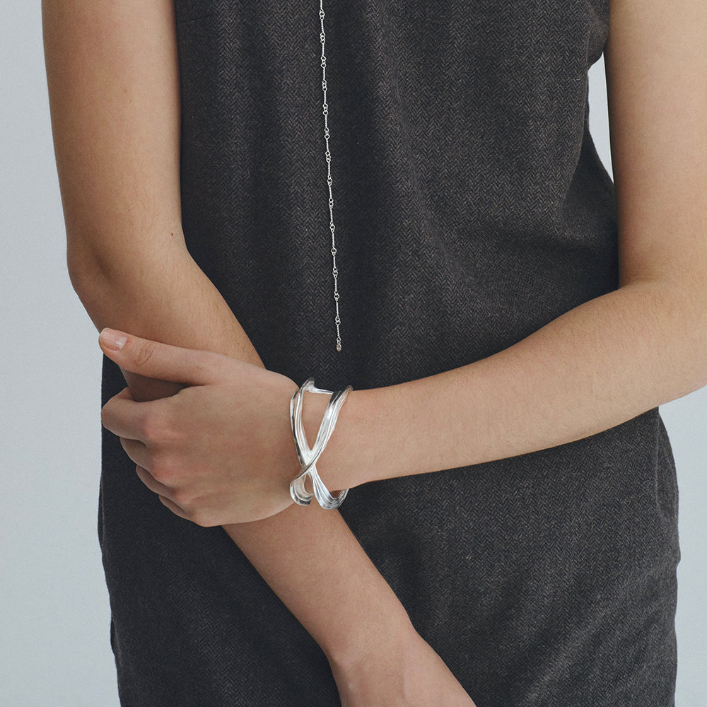 Mobius Sculpture Texture Bracelet