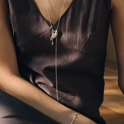 Leaf-shaped long necklace