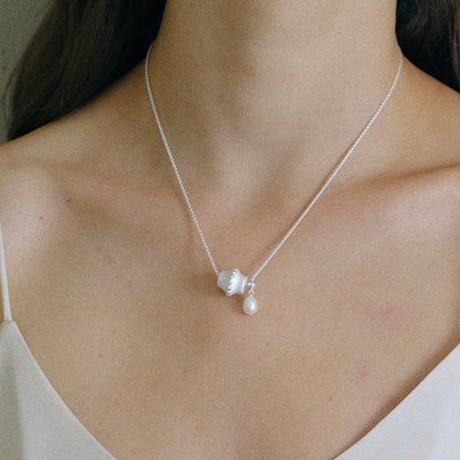 PEARL BRUSHED TRANSPORT BEAD NECKLACE
